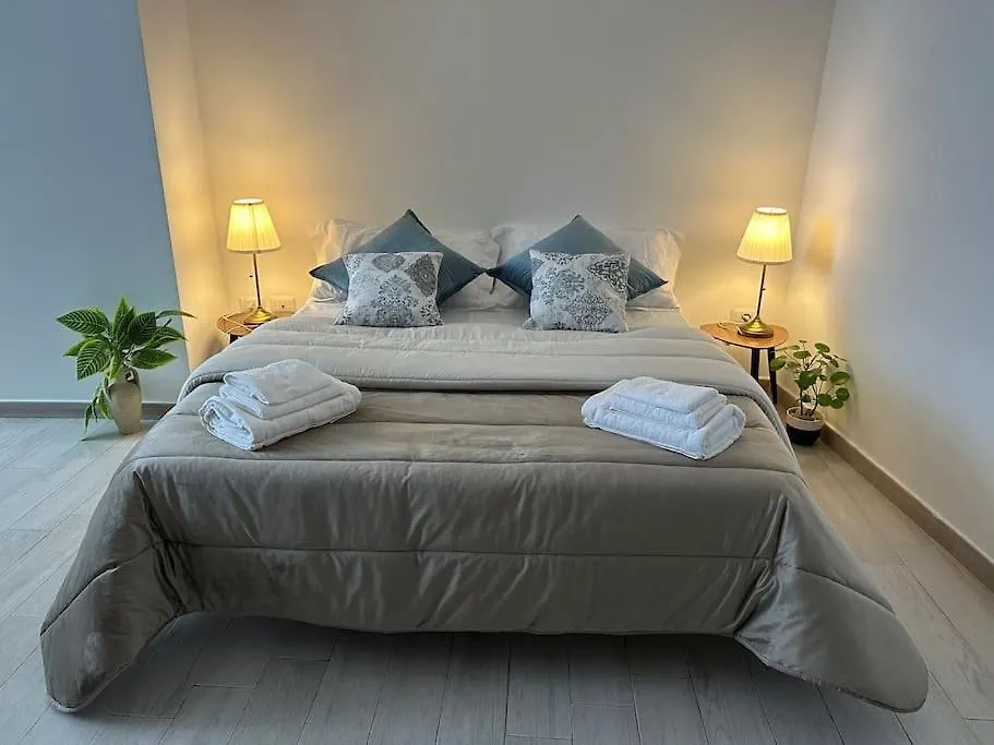 Apartment Lucrezia'S Home Catania Italy